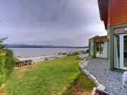 Venta de casa + dos cabañas a orillas del Lago