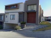 VENTA DE CASA EL MOLINO RESIDENCIAL, EN ESQUINA, ZONA...