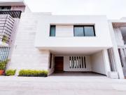 Venta de casa en Alto Lago