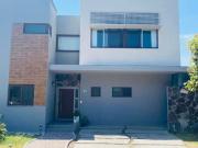 Venta de casa en Altozano