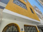 Venta de Casa en Av. Jorge Chavez de 3 pisos y Azotea... Venta de Casa en Av. Jorge Chavez de 3 pisos y Azotea...