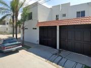 VENTA DE CASA EN AV. OXIGENO 1218 FRACC. EL CONDADO PLUS...