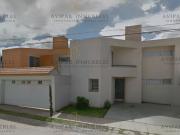 Venta De Casa En Av. Oxigeno, Villa De Las Torres,...