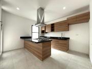 VENTA DE CASA EN BOSQUE SERENO AL PONIENTE DE LA CIUDAD GA