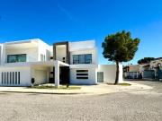 Venta de casa en Bosques de senecu