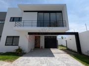 Venta de casa en Bugambilias, Campestre los Pinos, en...