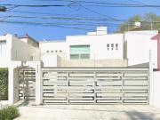 VENTA DE CASA EN CALEL ANTONIO VALERIANO CHAPALITA...