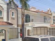 VENTA DE CASA EN CALLE QUEBRADA BOSQUES DE LA VICTORIA...