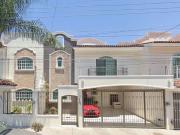 VENTA DE CASA EN CALLE QUEBRADA BOSQUES DE LA VICTORIA...