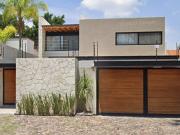 VENTA DE CASA EN CALLE ROBLES JURICA SANTIAGO DE QUERÉTARO