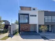 VENTA DE CASA EN ESQUINA EN CAPITAL NORTE #75 COTO ALVA III