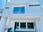 VENTA DE CASA EN CERRADA DE CUMBRES SECT.MIRALTA