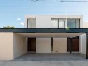 Venta de casa en Cholul, Mérida con 3 Habitaciones y piscina