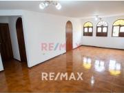 OPORTUNIDAD SE VENDEN 2 CASAS EN UNA CON 6 DEPARTAMENTOS