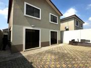 Venta de Casa en Samborondón Ciudad Celeste con 5...