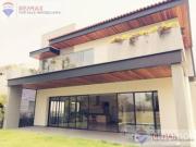 Venta de casa en Club de Golf Paraíso Country Club,...