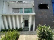 Venta de casa en Col. Del Valle Centro