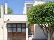 Venta de Casa en Col. Jardines de San José, Jalisco