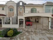 VENTA DE CASA EN COLONIA BOSQUES DE LA VICTORIA...