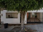 Venta de casa en Colonia Jardines del Country,...