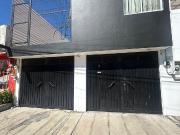 VENTA DE CASA EN COLONIA LA PAZ – 6 RECÁMARAS CON BAÑO...