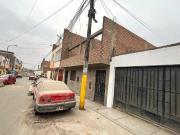 VENTA DE CASA COMO TERRENO EN COMAS