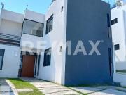 Venta de casa en condominio con alberca, Atlacholoaya,...