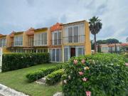 Venta de Casa en Condominio con alberca en Hacienda del...