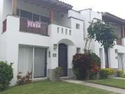 Venta de Casa En Condominio con Casa Club en Vista Santa...