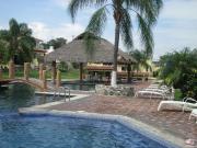 VENTA DE CASA EN CONDOMINIO CON ESTUDIO O RECÁMARA EN...