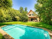 Venta de casa en Condominio, con excelente conectividad...