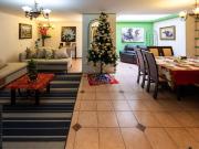 Venta de casa en condominio en Av. Centenario, con...