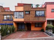 Venta de casa en condominio en Av. Centenario, con...
