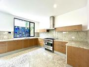 VENTA DE CASA EN CONDOMINIO EN COL. ALPES CON 4...