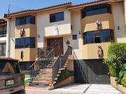 VENTA DE CASA EN CONDOMINIO EN COLINAS DEL SUR