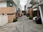 Venta de casa en condominio en Del Valle Sur