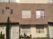 Venta de Casa en condominio en fraccionamiento Paseos de...