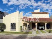 VENTA DE CASA EN CONDOMINIO EN RESIDENCIAL EL CAMPANARIO...