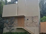 Venta de casa en condominio en Valle de Bravo