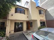 Casa en condominio con jardín y seguridad 24 h en...