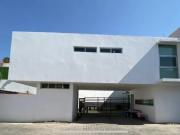 Venta de casa en condominio *Zona Vista hermosa*