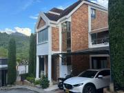 VENTA DE CASA EN CONJUNTO LAGOS DEL CACIQUE DE 220 M2....