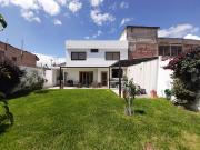 Venta de Casa en Cotacachi – Ubicación Privilegiada...