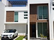 Venta de Casa en Cuautlancingo en Fracc. Cerrado