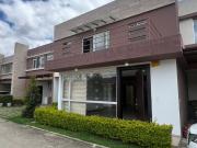 Venta de casa en Cuenca, sector de Challuabamba, dentro...
