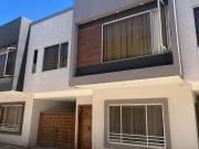 Venta de Casa en Cuenca, sector Ricaurte en condominio