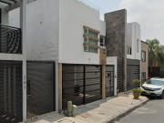 VENTA DE CASA EN CUMBRES DE LOS PIRINEOS FRACCIONAMIENTO...