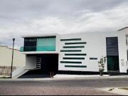 Venta de casa en Cumbres del Lago