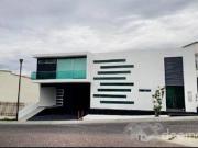 Venta de casa en Cumbres del Lago