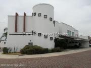 Venta de casa en Cumbres del Lago